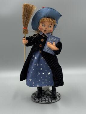 Annalee Dolls Halloween Witch 10” Bewidla Doll Holding Book & Broom
